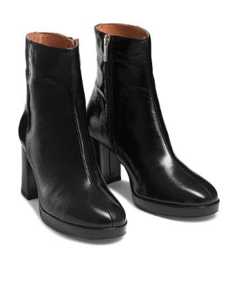 Russell & Bromley